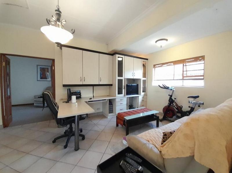 4 Bedroom Property for Sale in Van Riebeeck Park Western Cape
